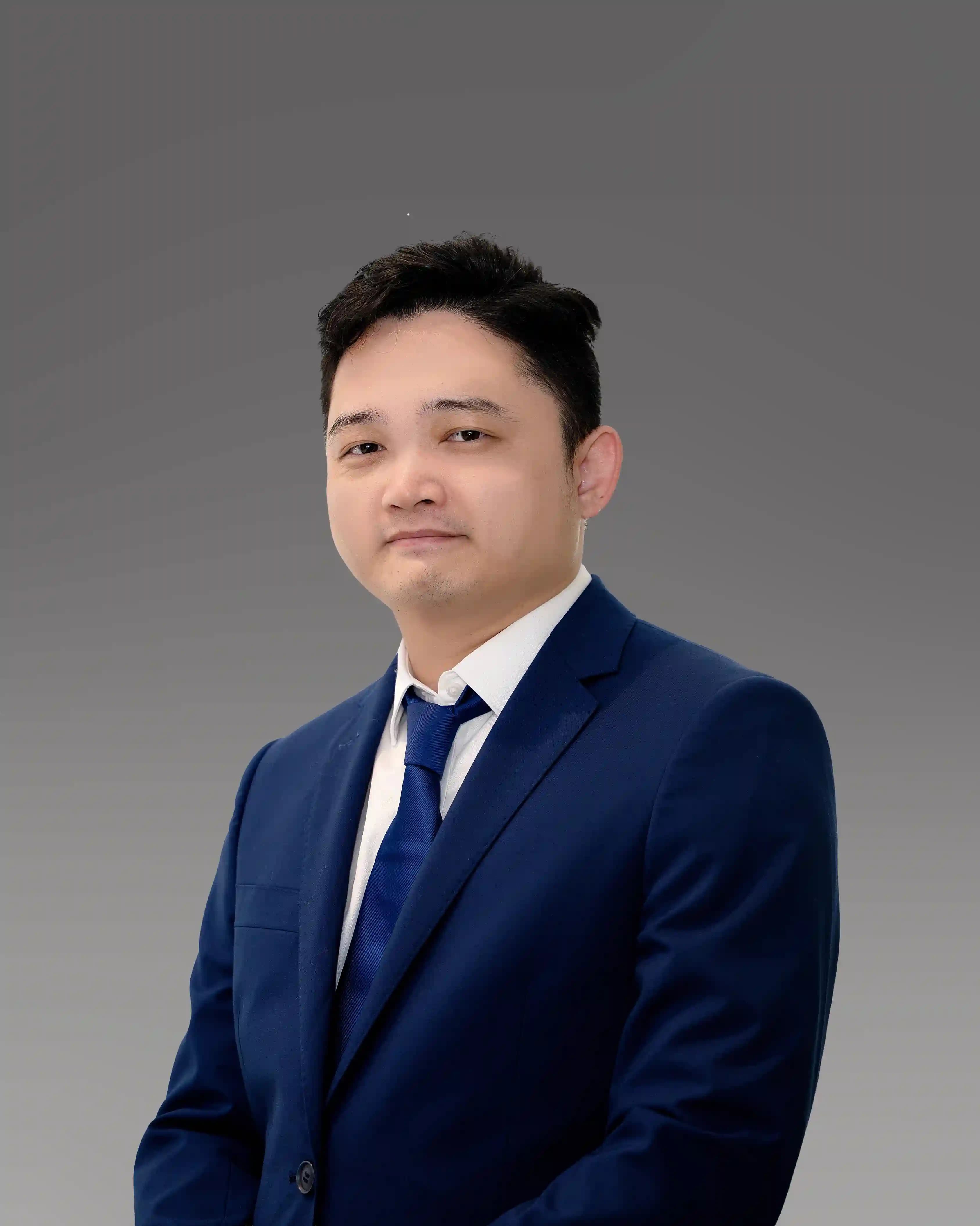 Hongwei Lin portrait